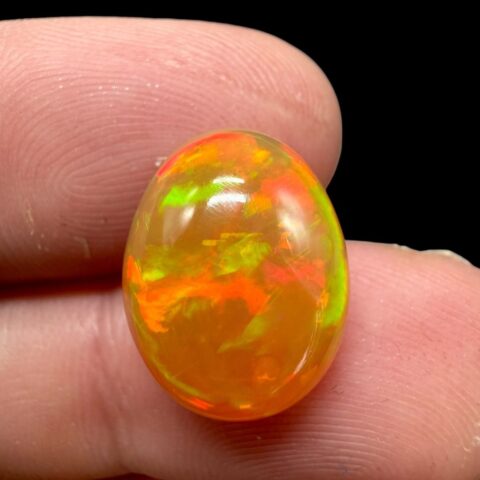 Drahý opál 6,65ct – Kabošon – Welo, Etiopie