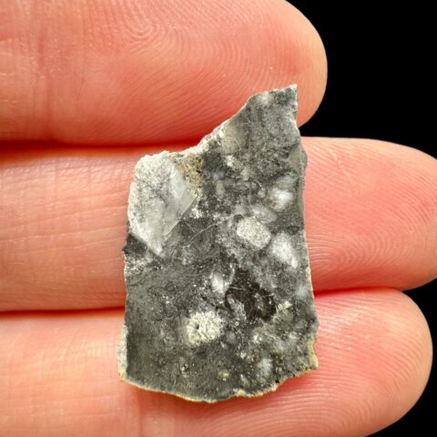 Lunární meteorit NWA 15629 – 1,1g – Severozápadní Afrika