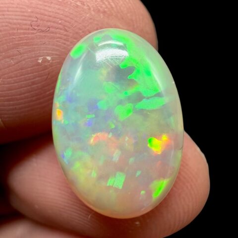 Drahý opál 4,6ct – Kabošon – Welo, Etiopie