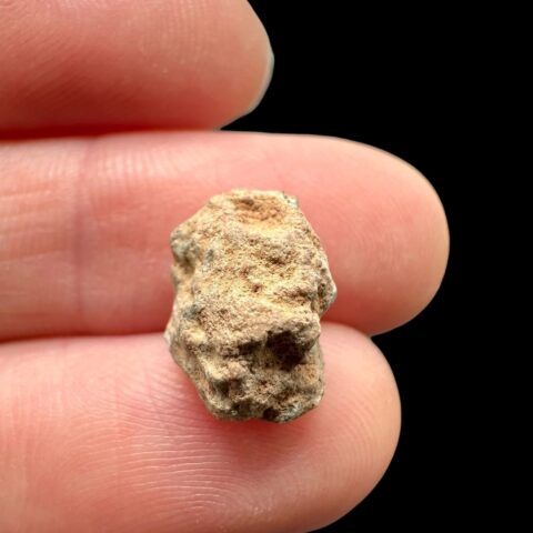 Lunární meteorit Bechar 007 – 0,9g – Alžírsko