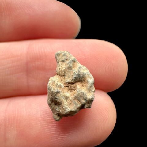 Lunární meteorit Bechar 007 – 0,9g – Alžírsko