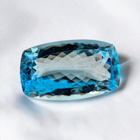 Broušený modrý topaz z Brazílie 16ct