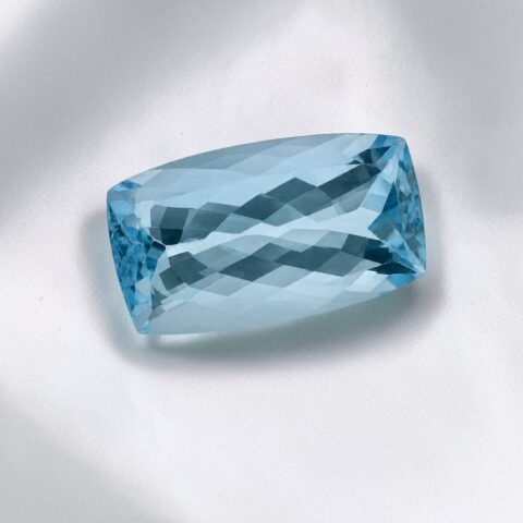 Broušený modrý topaz z Brazílie 10ct