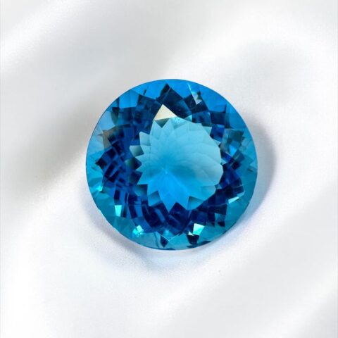Broušený Swiss Blue Topaz ze Srí Lanky 10,3ct