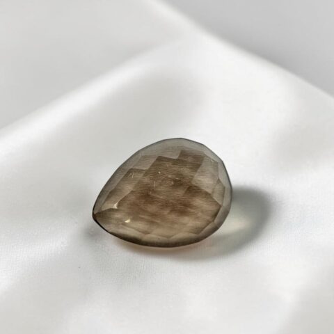 Broušená záhněda s rovnou zadní plochou z Brazílie 7,05ct