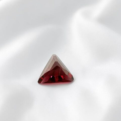 Broušený granát 0,8ct – Malawi