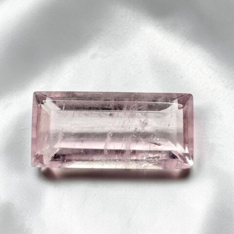 Broušený morganit z Pákistánu 1,8ct