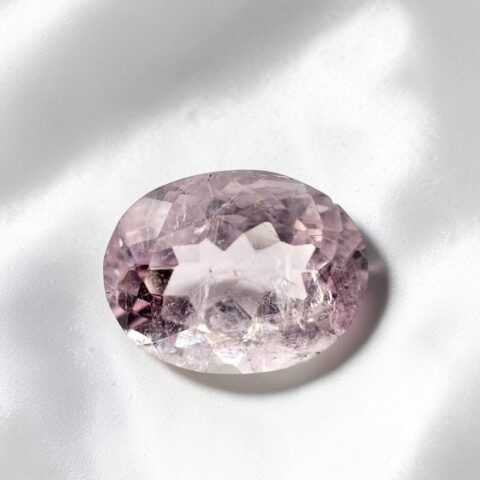 Broušený morganit z Pákistánu 1,85ct