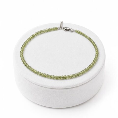 Náramek z peridotu – 2 mm broušené korálky – zapínání stříbro 925