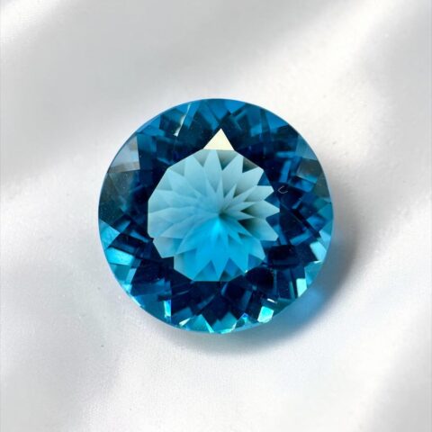 Broušený Swiss Blue Topaz ze Srí Lanky 7,95ct