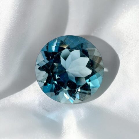 Broušený London Blue Topaz ze Srí Lanky 2,85ct