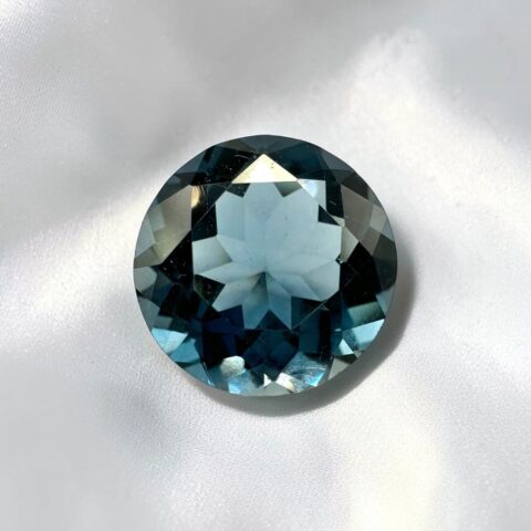 Broušený London Blue Topaz ze Srí Lanky 2,8ct