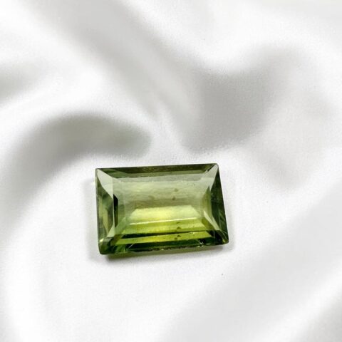 Broušený safír z Madagaskaru 0,85ct