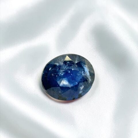Broušený safír z Madagaskaru 1,25ct