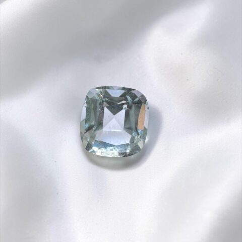 Broušený akvamarín z Indie 0,75ct