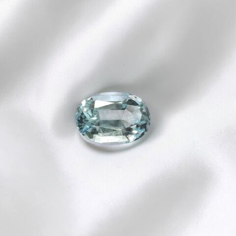 Broušený akvamarín z Indie 0,65ct